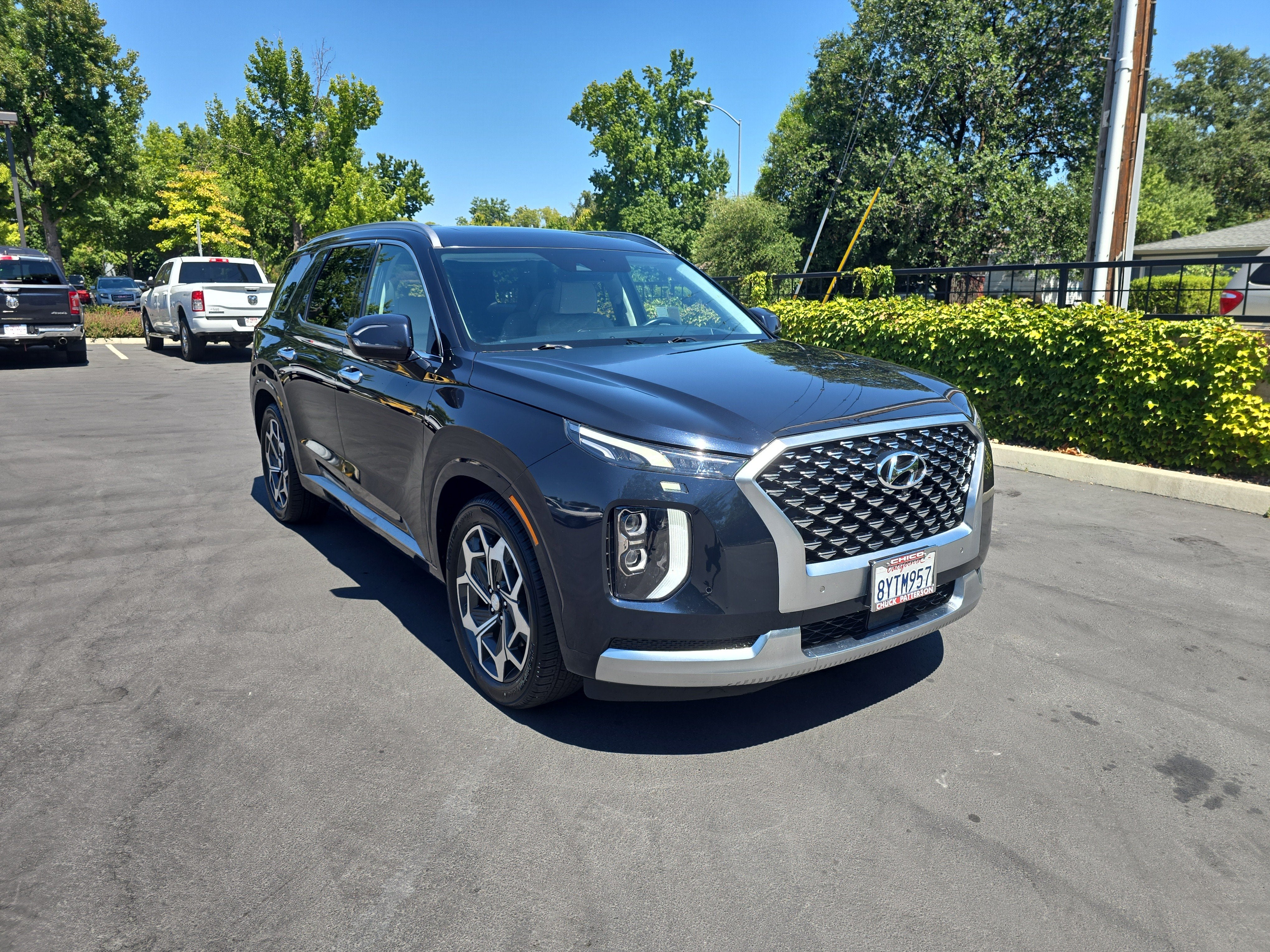 2022 Hyundai Palisade Calligraphy in Moonlight Cloud — front three-quarter view